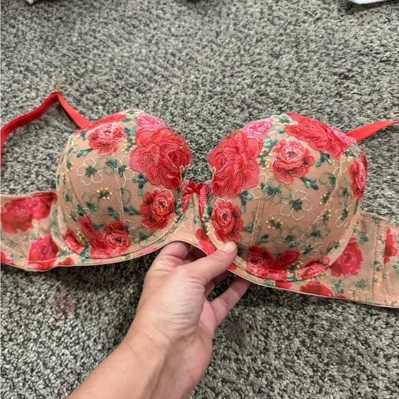 like new push up 34D - Picture 5 of 5